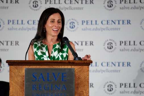 Lisa Genova accepts the Pell Center Prize.